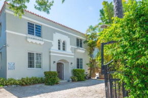 L'Etoile Apartments Part of the Oasis Casita Collection
